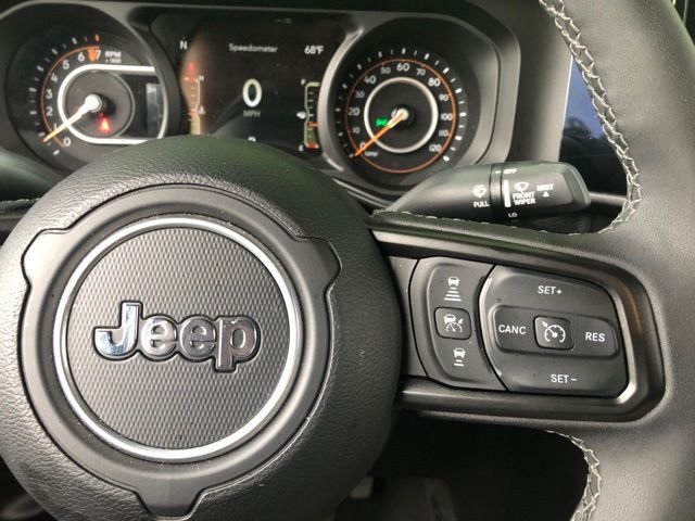 Used 2025 Gray Jeep High Tide image 38
