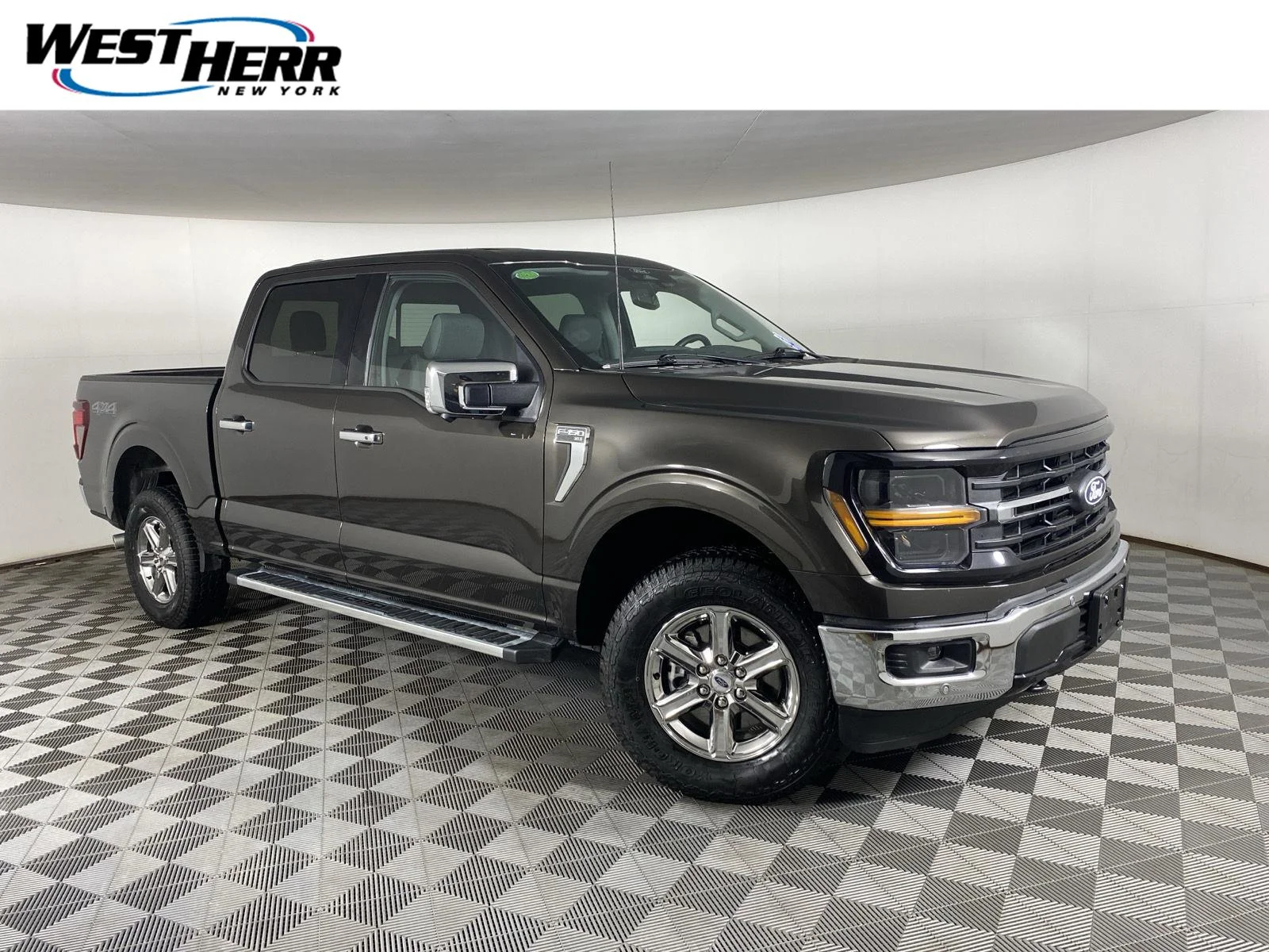Used 2024 Bronze Ford XLT image 1