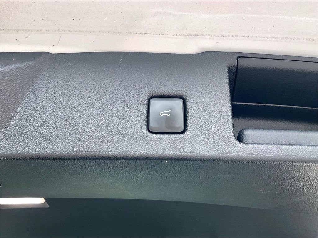 Used 2025 Space Silver Metallic Ford ST-Line Select image 35