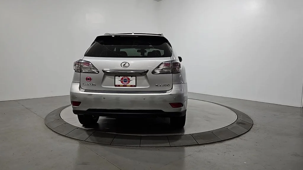 Used 2010  Lexus 350 image 4