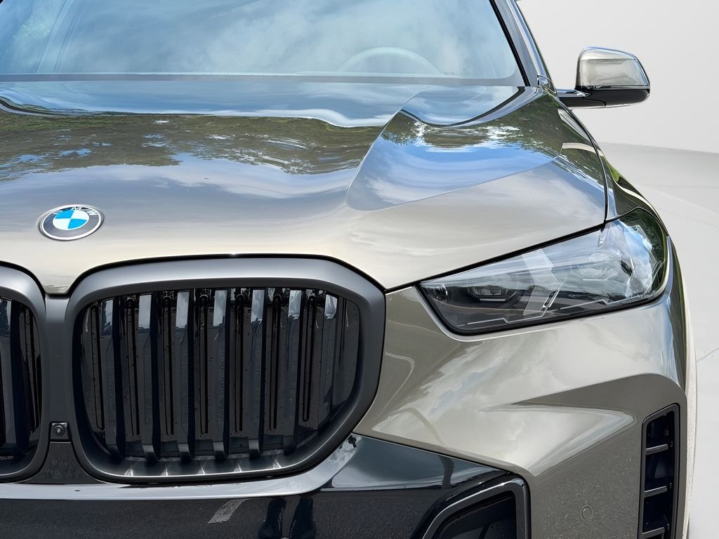 New 2026 Manhattan Green Metallic BMW xDrive40i image 26