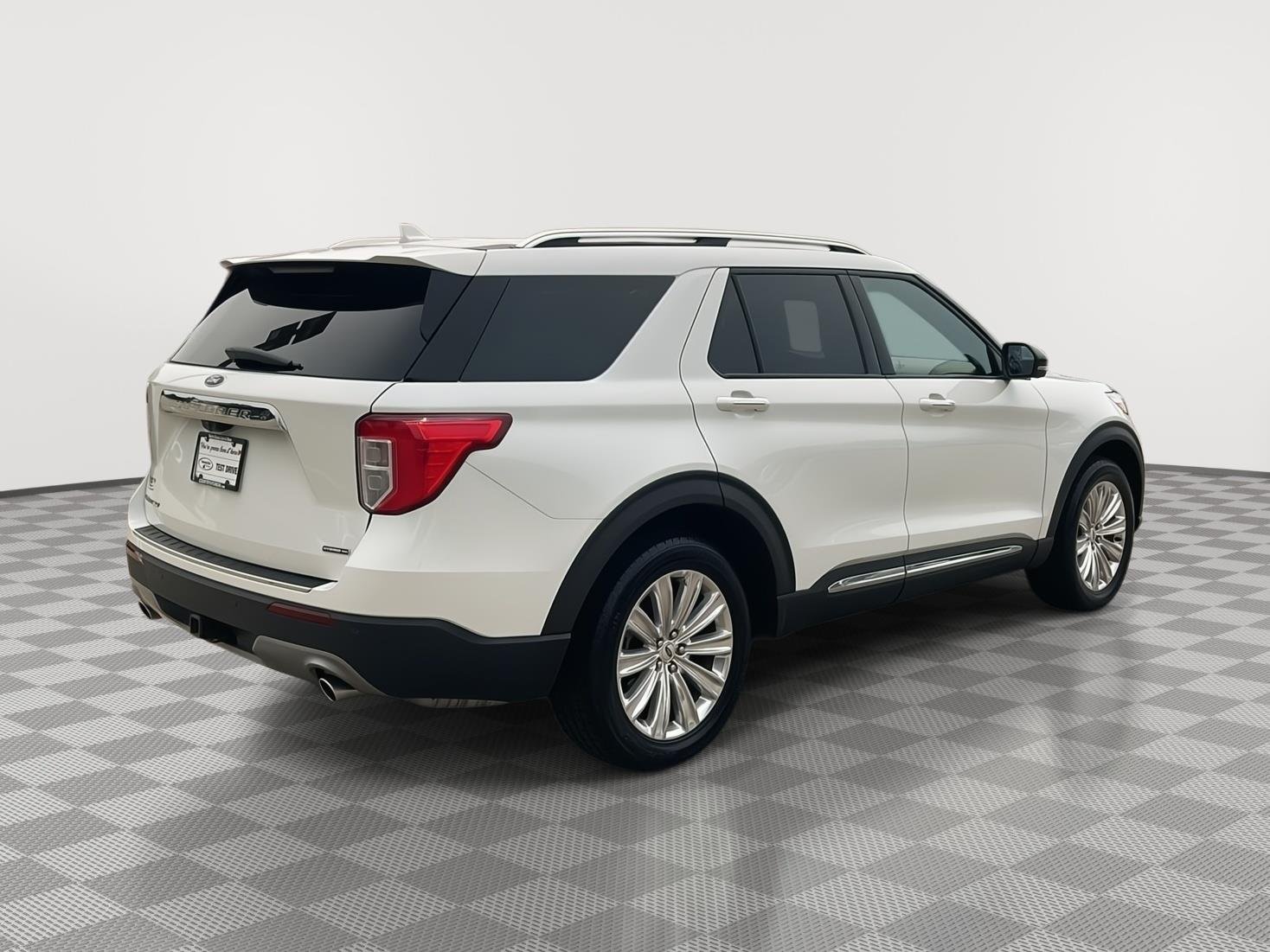 Used 2021 Star White Metallic Tri-Coat Ford Limited image 6