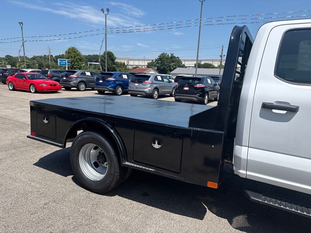 New 2026 Oxford White Ford F-350® XL image 4