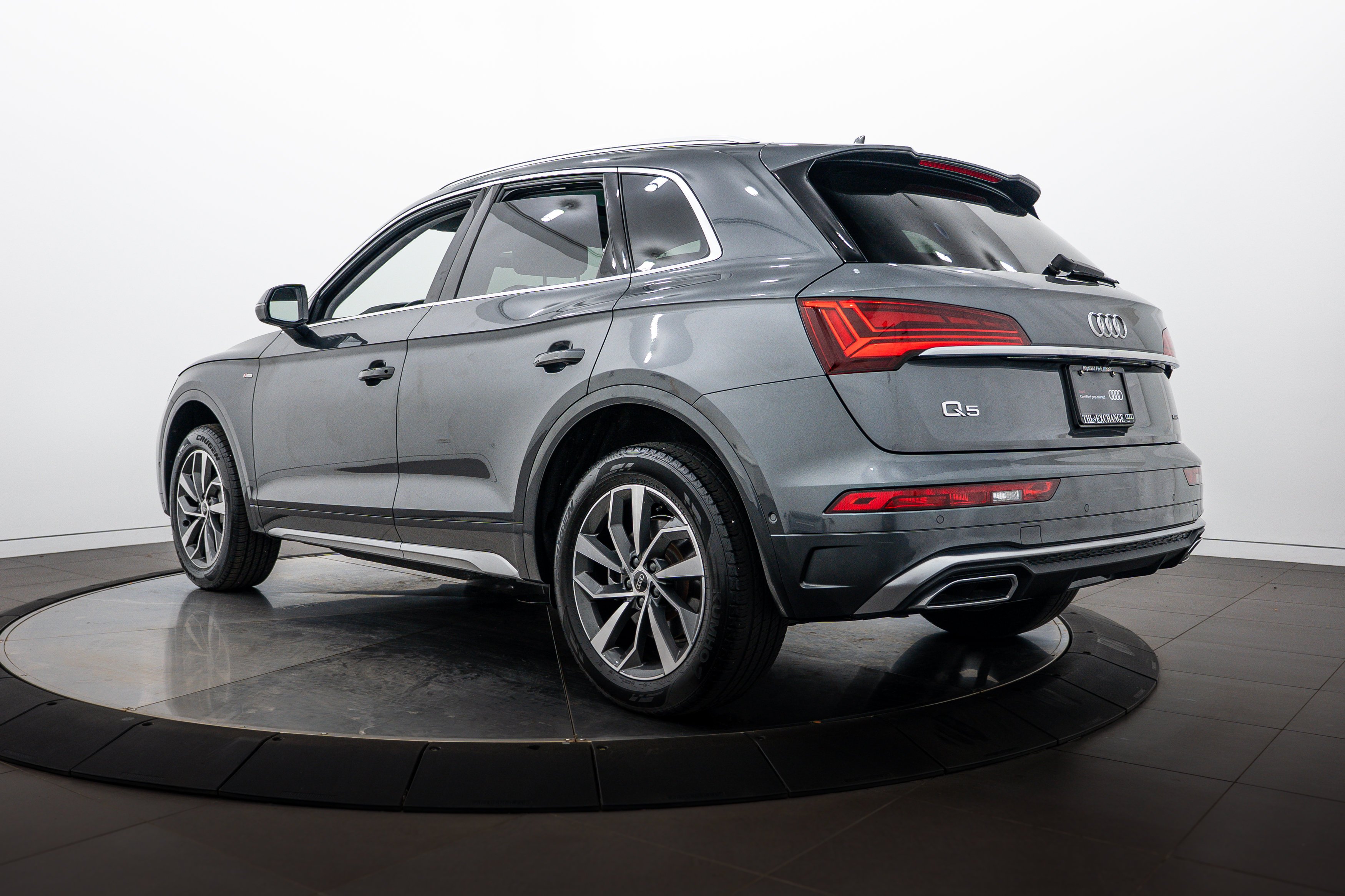 Certified Used 2023 Daytona Gray Pearl Effect Audi S line Prestige image 5