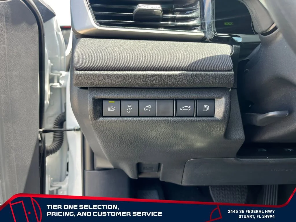 Used 2025 White Toyota LE image 25