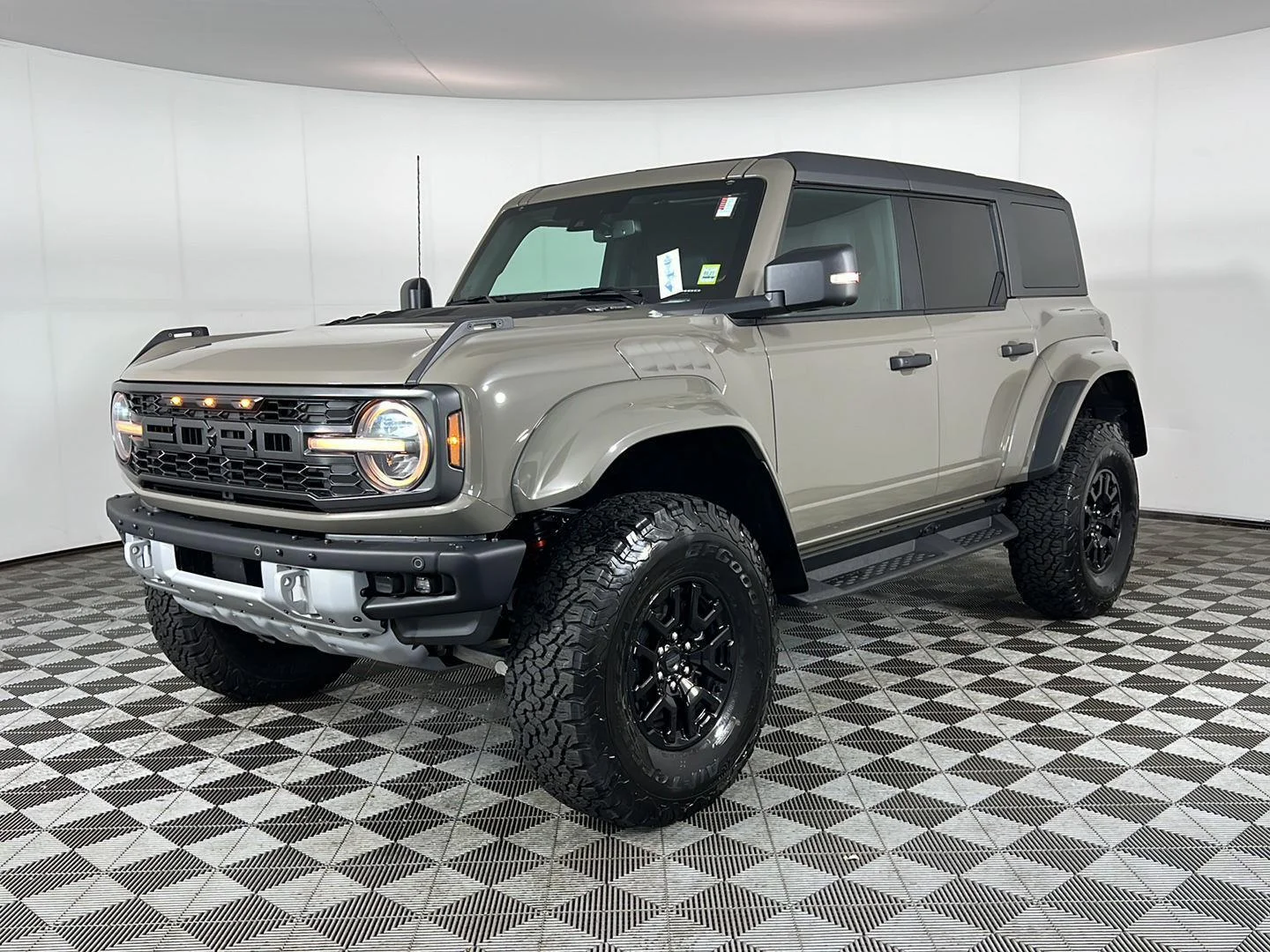 Used 2025 Marsh Gray Ford Raptor image 7