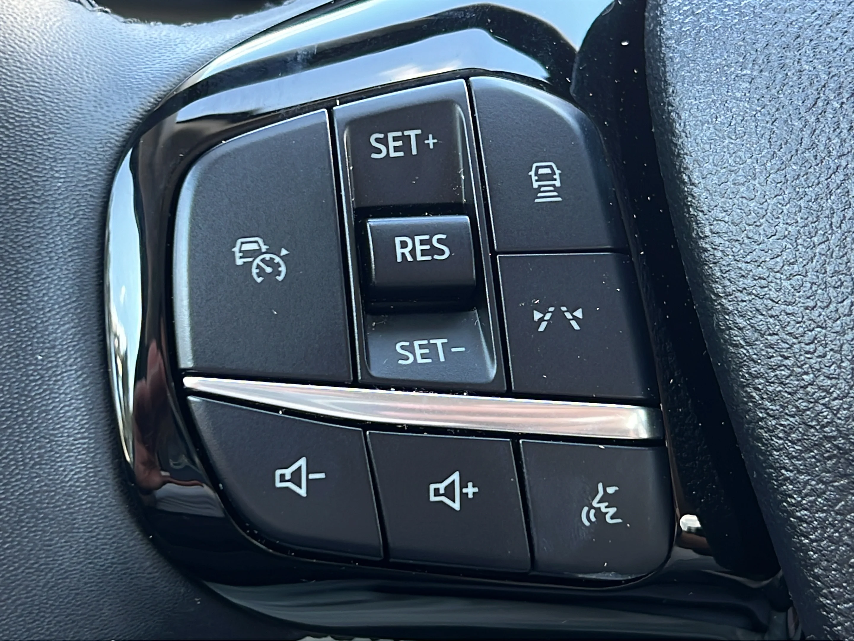 Used 2023 Red Metallic Ford Active image 22
