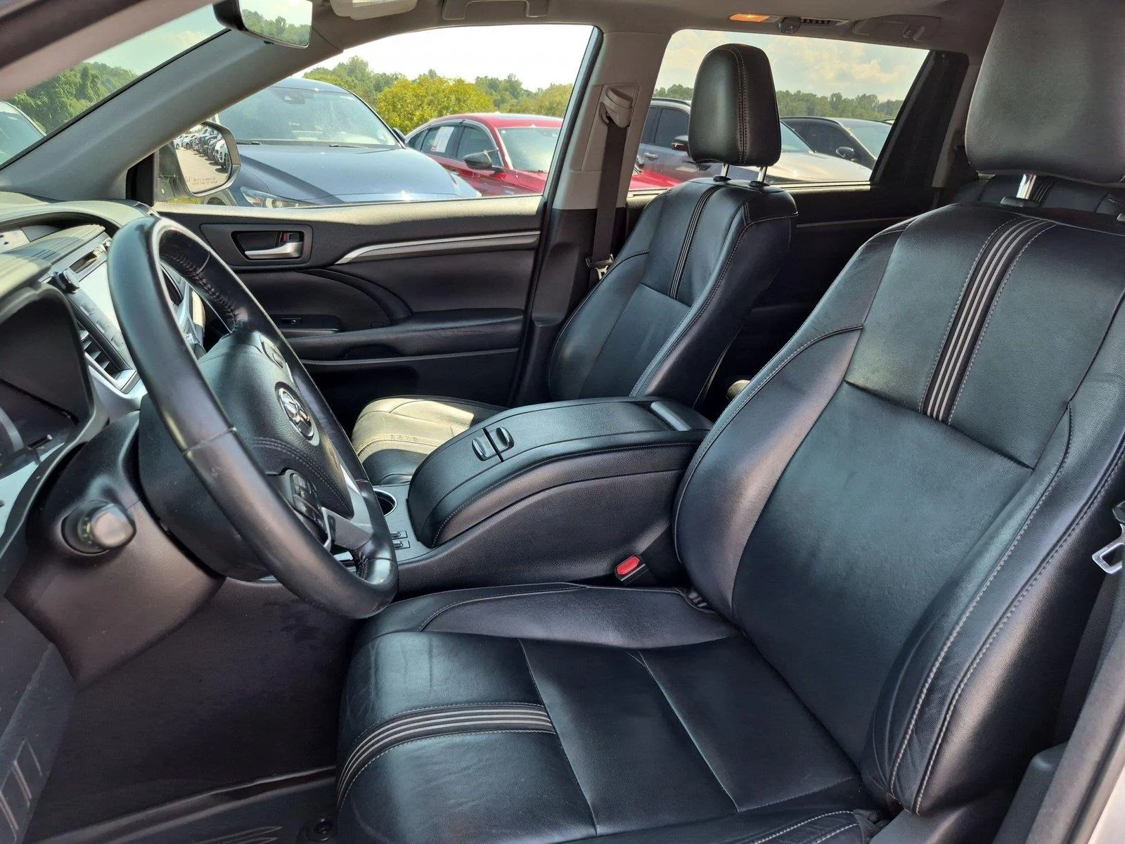 Used 2018 Celestial Silver Metallic Toyota SE image 18
