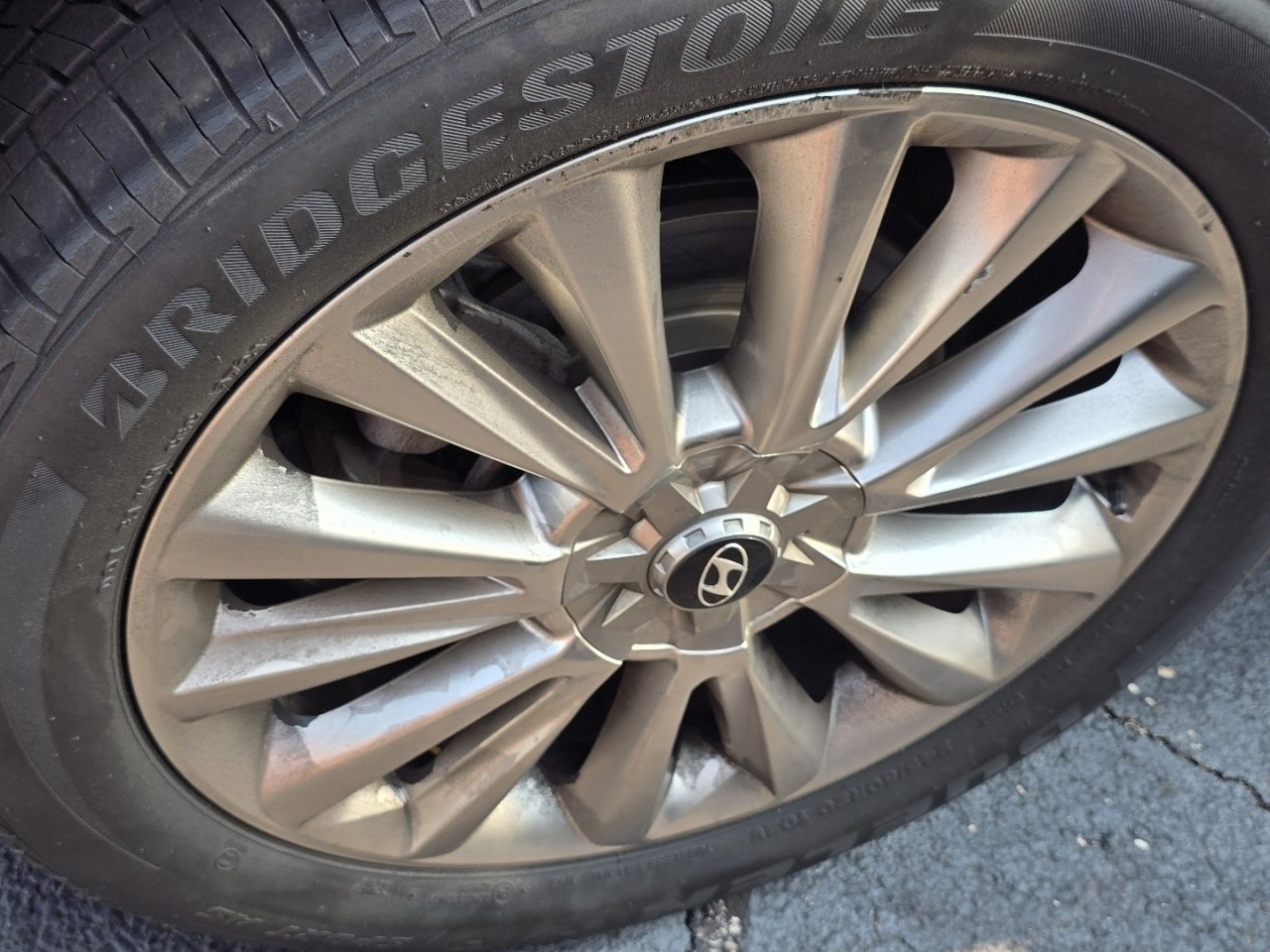 Used 2020 Black Hyundai Limited image 7