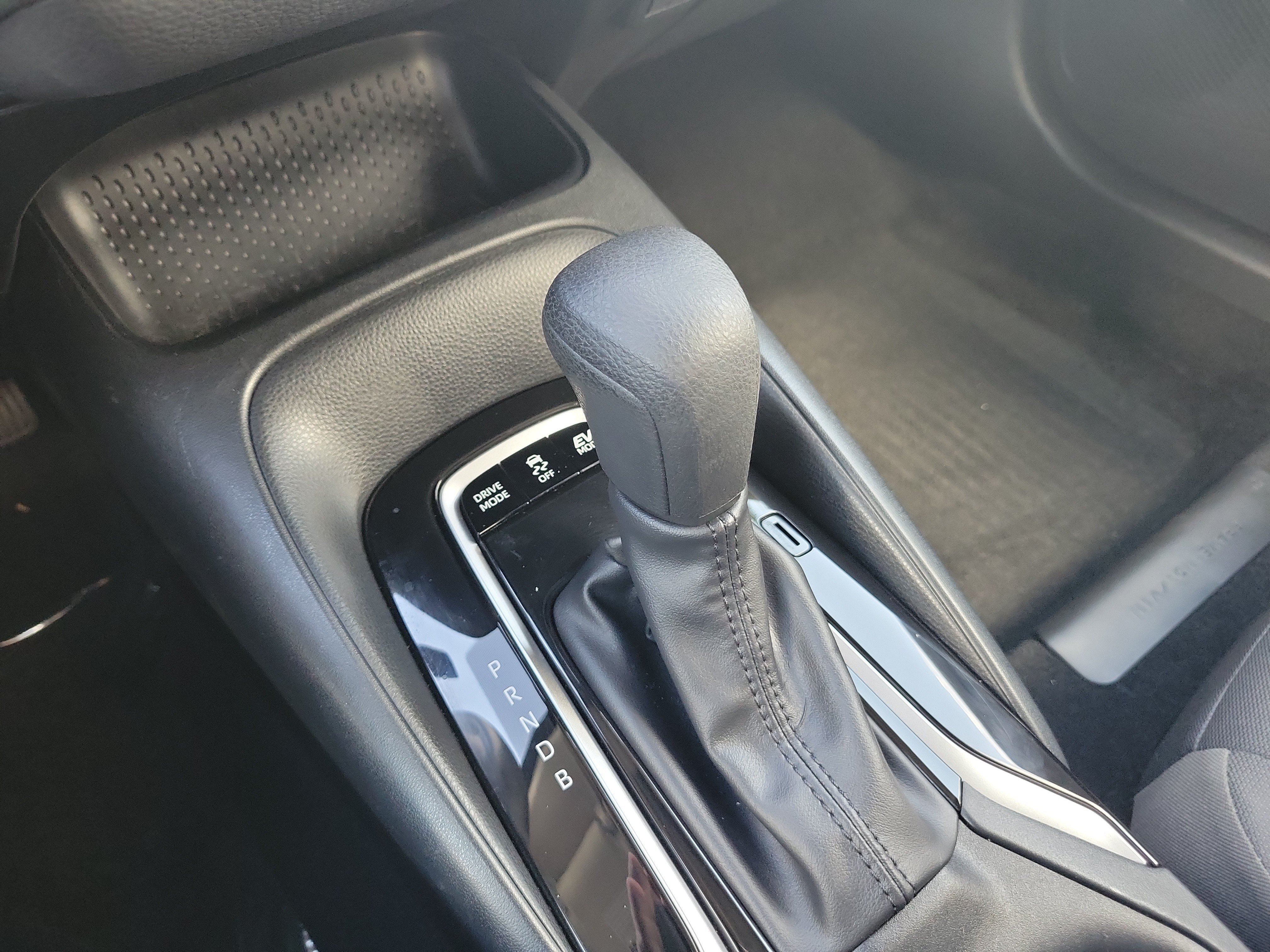 Used 2024 Classic Silver Metallic Toyota Hybrid LE image 30