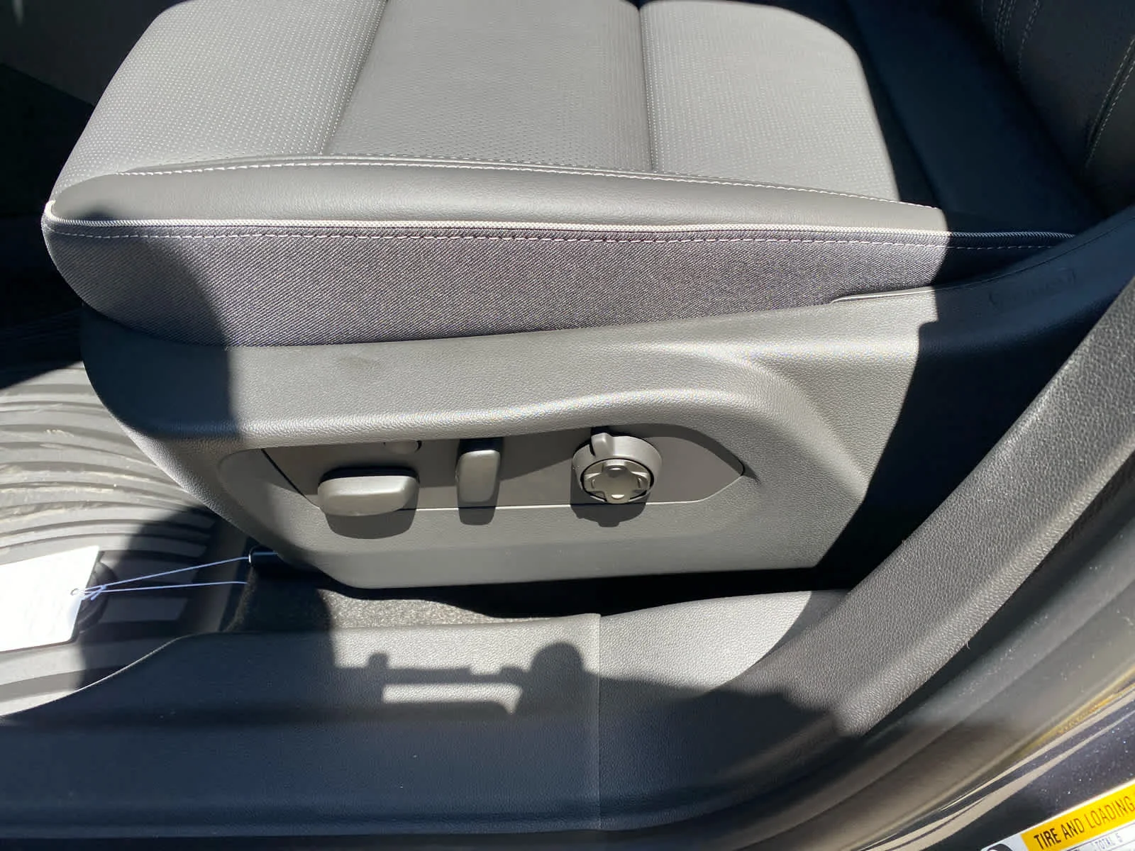 New 2026 Quartz Blue Metallic Buick Avenir image 10