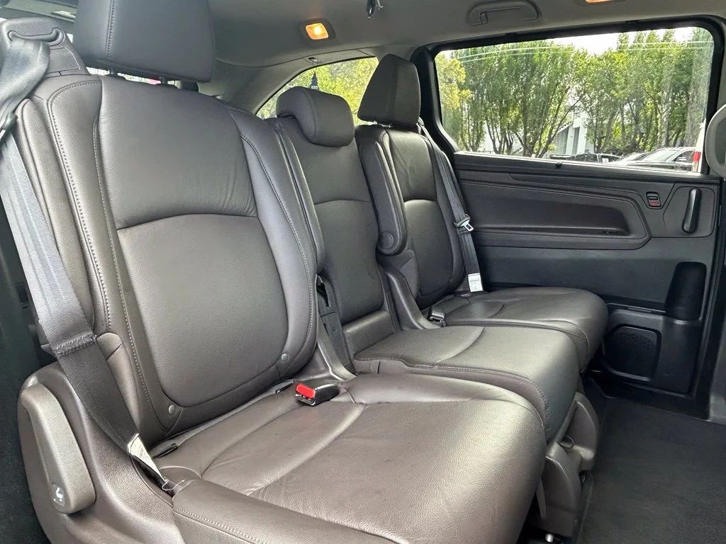 Used 2018 Silver Honda EX-L image 31