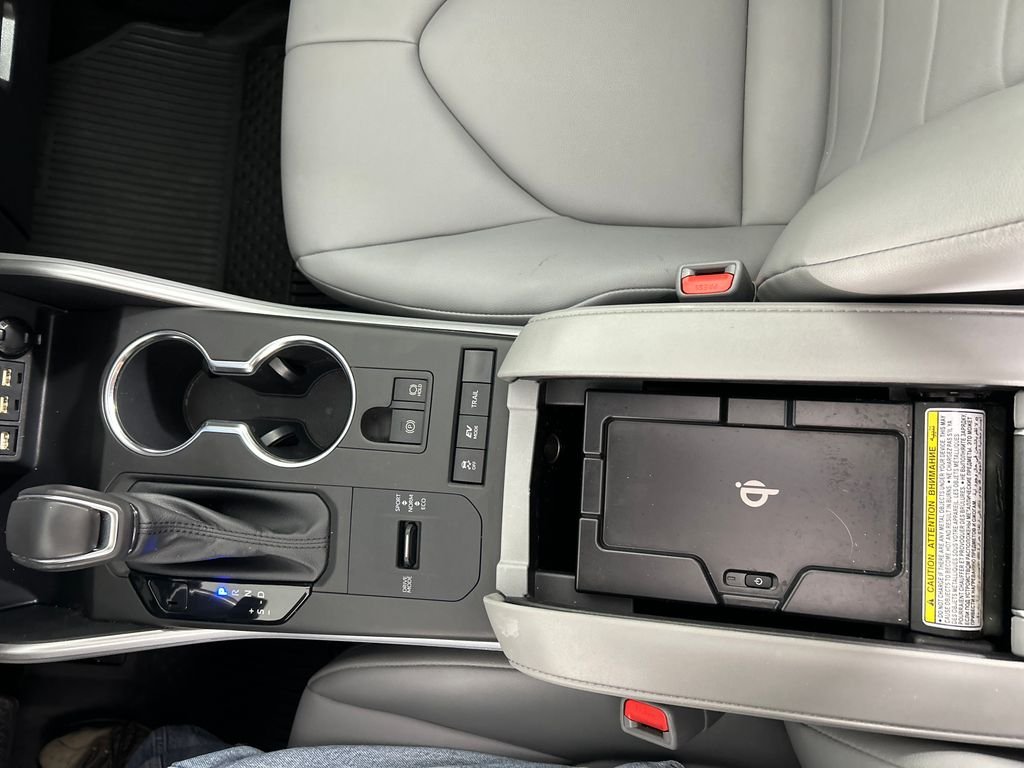 Used 2021 Silver Toyota XLE image 15