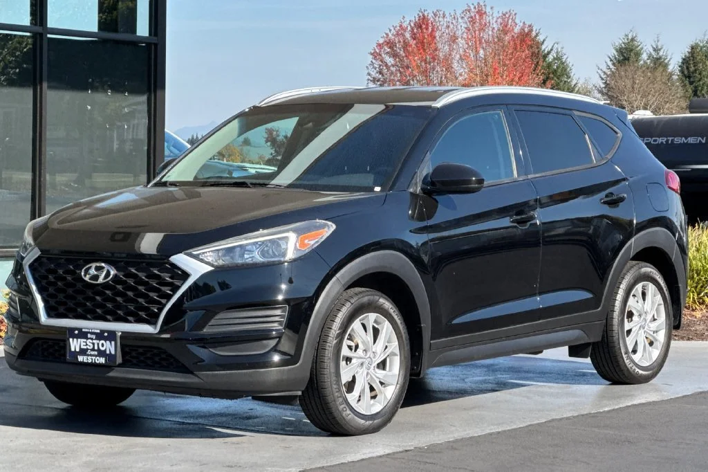 Used 2020 Noir Hyundai Value image 8