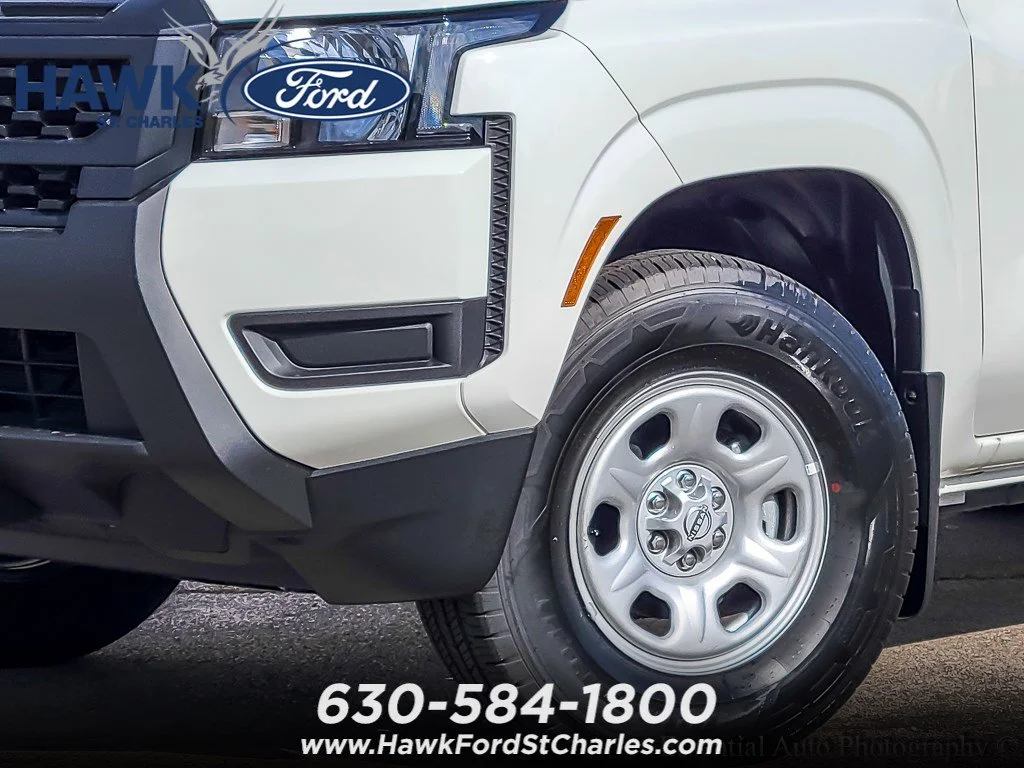 Used 2025 Glacier White Nissan S image 2
