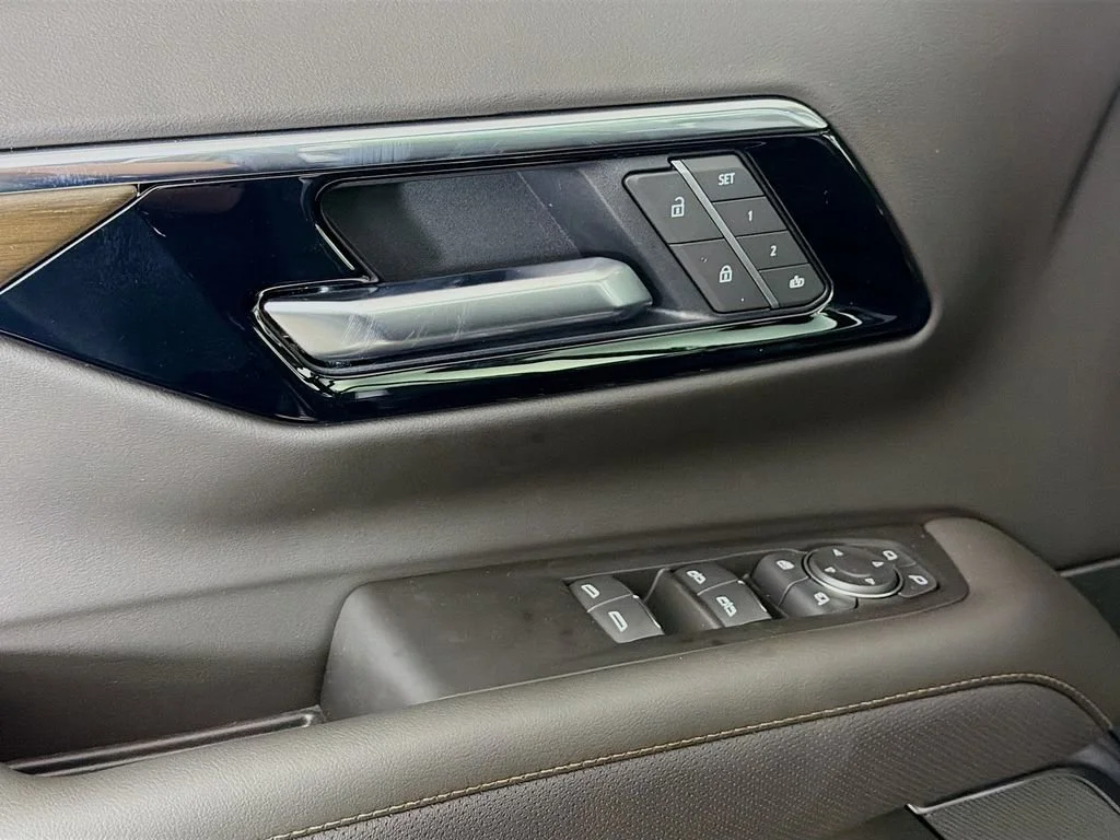 2026 Chevrolet Suburban High Country - Photo 17