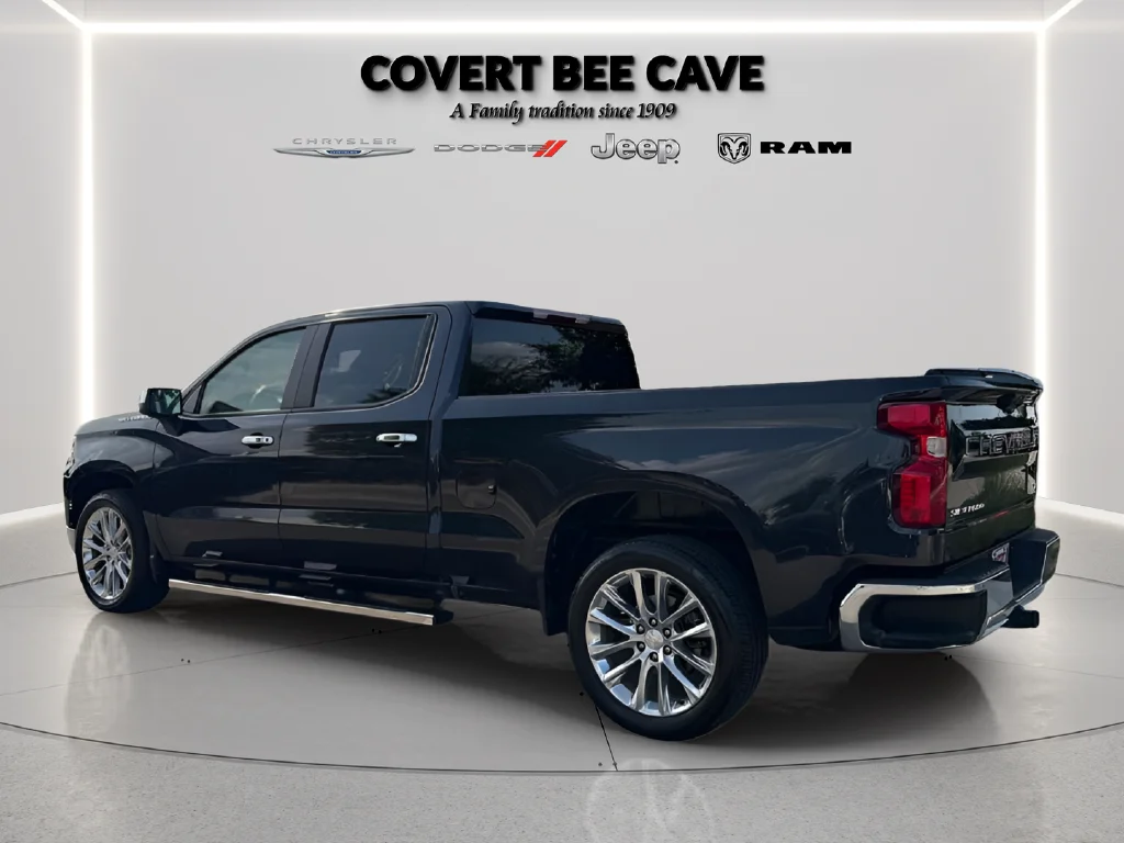Used 2022 Gray Chevrolet LT image 8