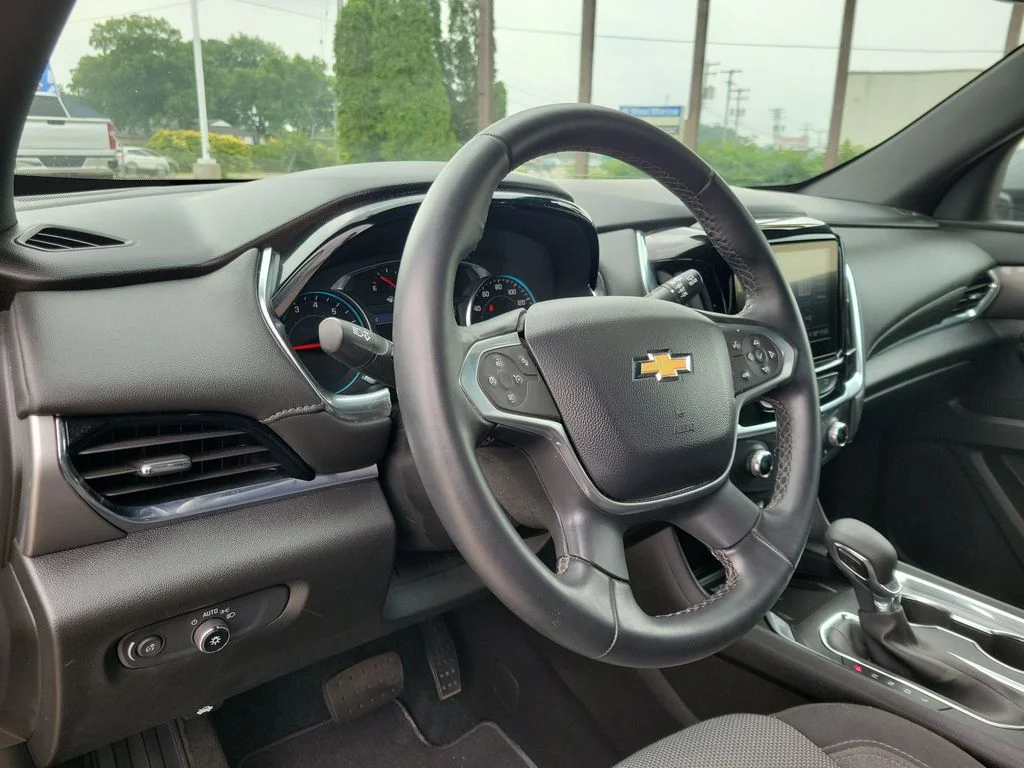 Used 2023 Gray Chevrolet LT image 23