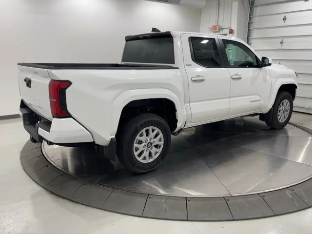 New 2026 Ice Cap Toyota SR5 image 3