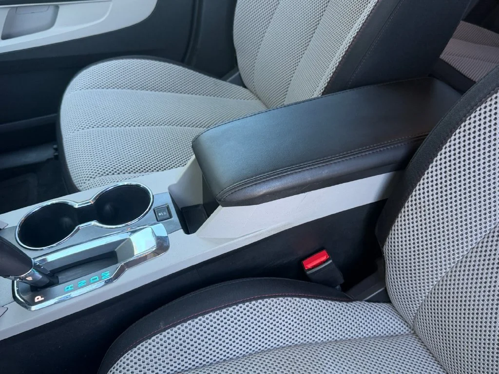 Used 2016 PATRIOT BLUE METALLIC Chevrolet LT image 12
