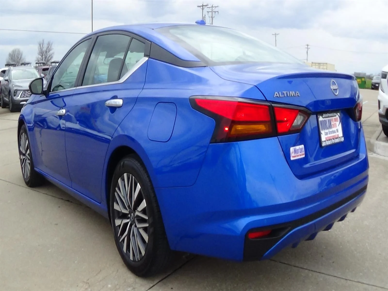 Used 2025 Bluestone Pearl (rcf) Nissan 2.5 SV image 8