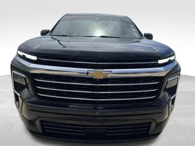 Used 2025 Black Chevrolet High Country image 3