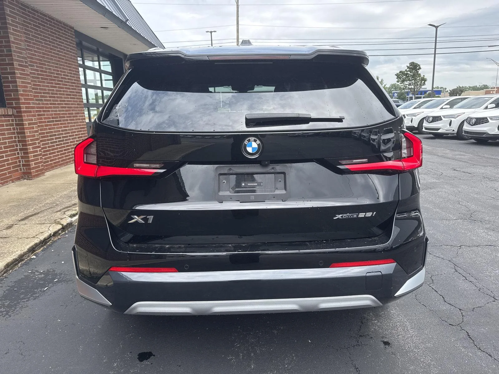 Used 2023 Jet Black BMW xDrive28i image 5