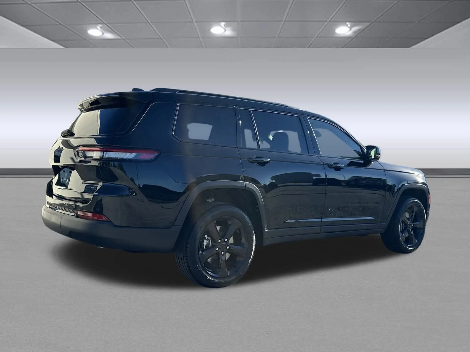 New 2025 Diamond Black Crystal Pearl-Coat Exterior Paint Jeep Limited image 7