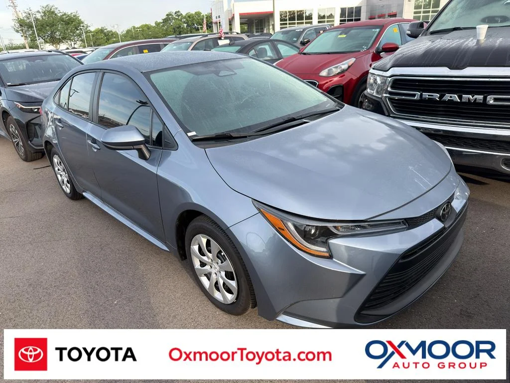 2025 Toyota Corolla LE CVT's photo