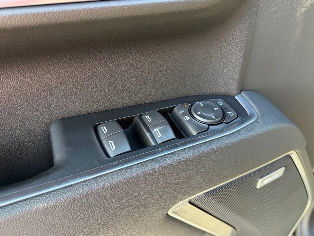 New 2026 Onyx Black GMC Elevation image 32