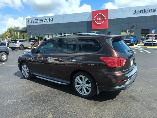 Used 2019 Brown Nissan SL image 9