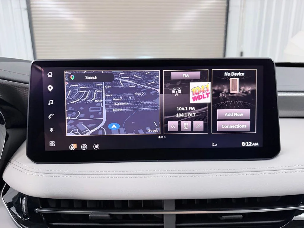 New 2027 RADIANT WHITE INFINITI Luxe FWD image 19