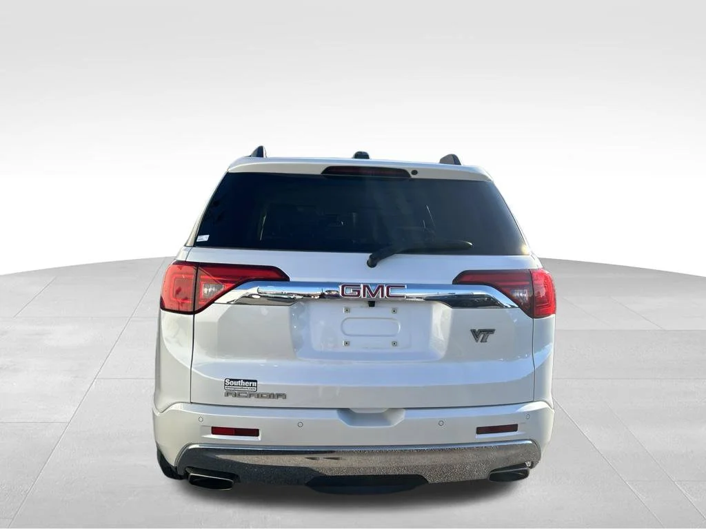 Used 2017 White GMC Denali image 4
