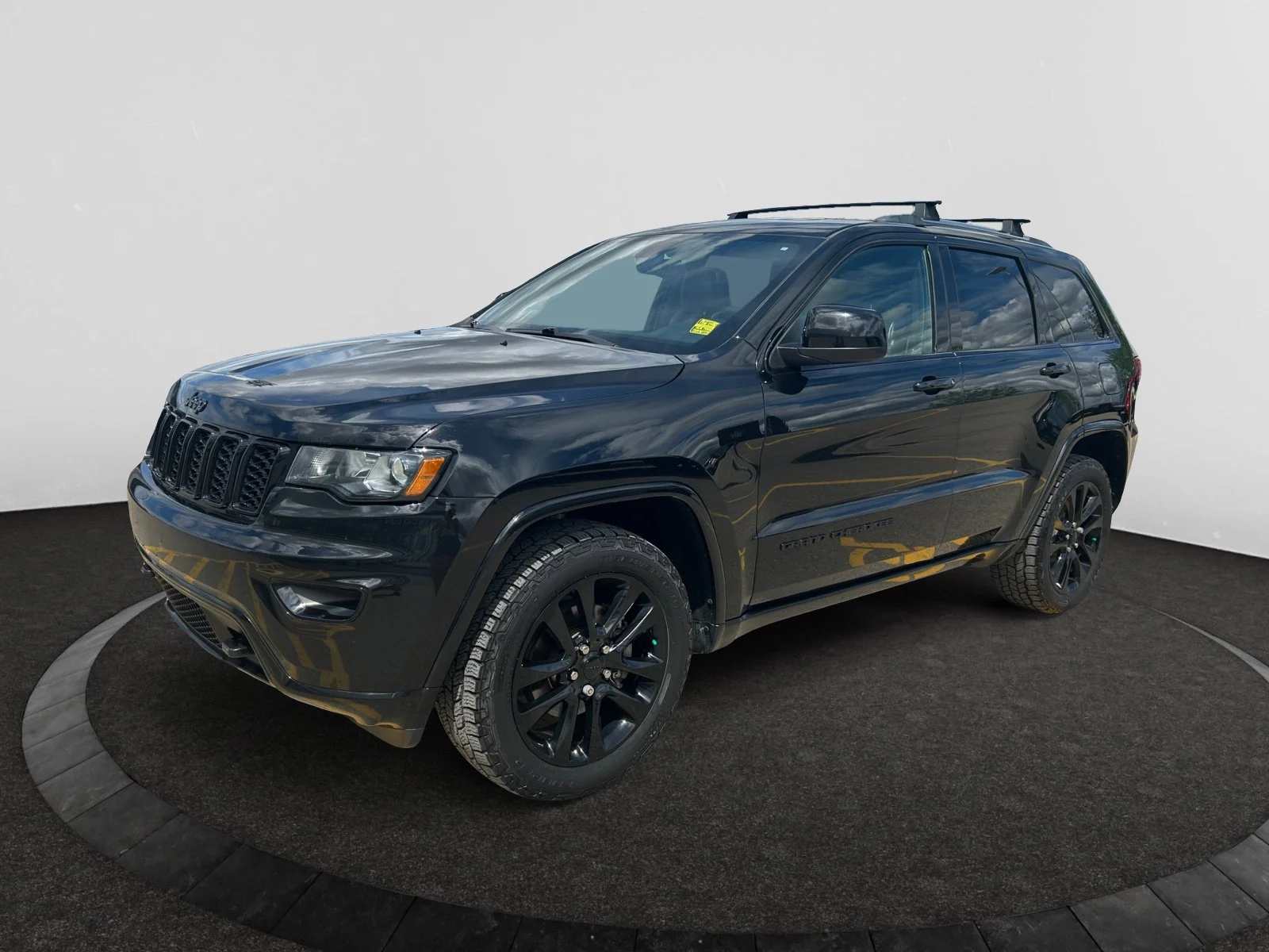 Used 2019 Diamond Black Crystal Pearl Jeep ALTITUDE image 1