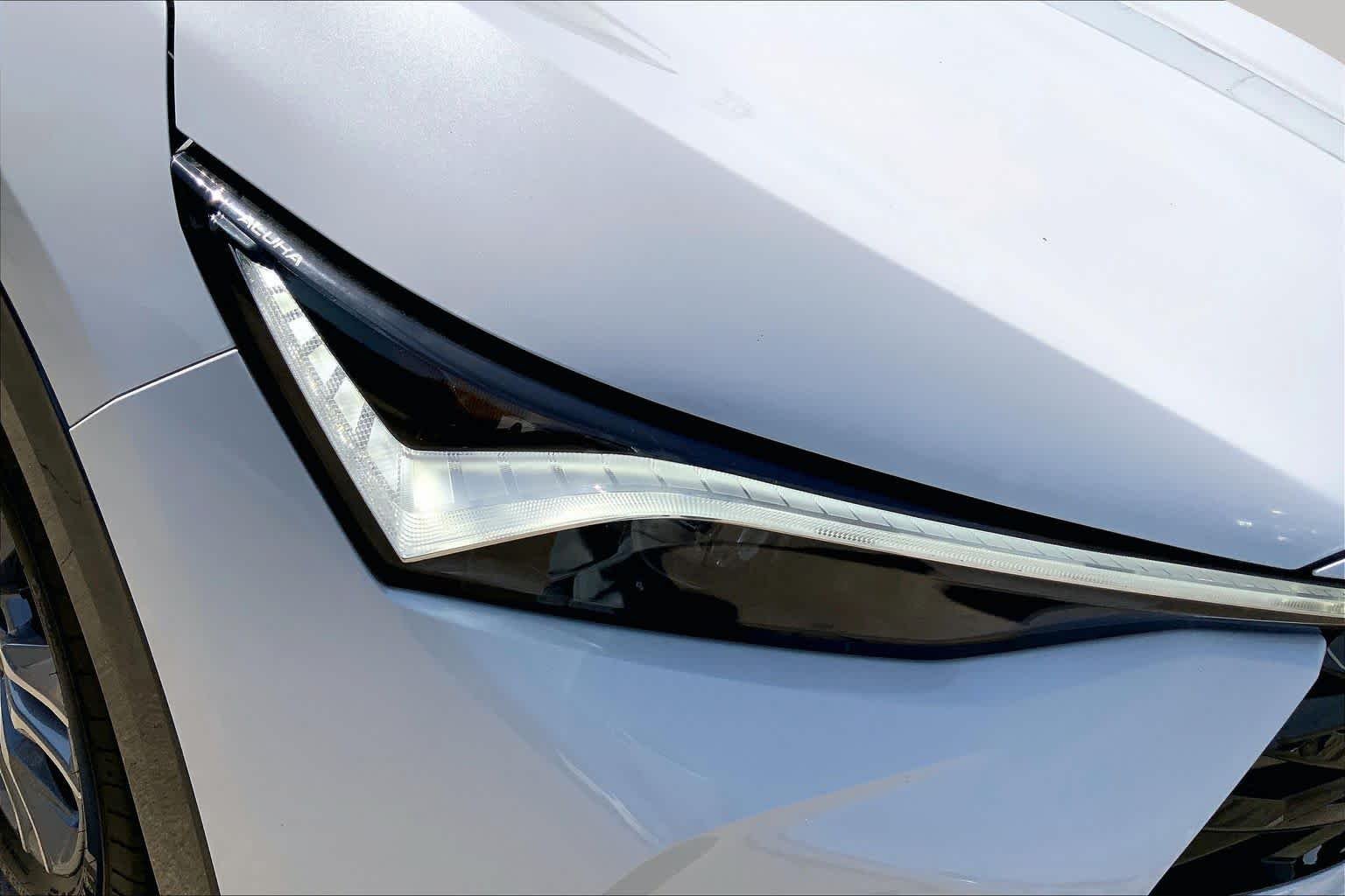 Used 2025 Platinum White Pearl Acura  image 27