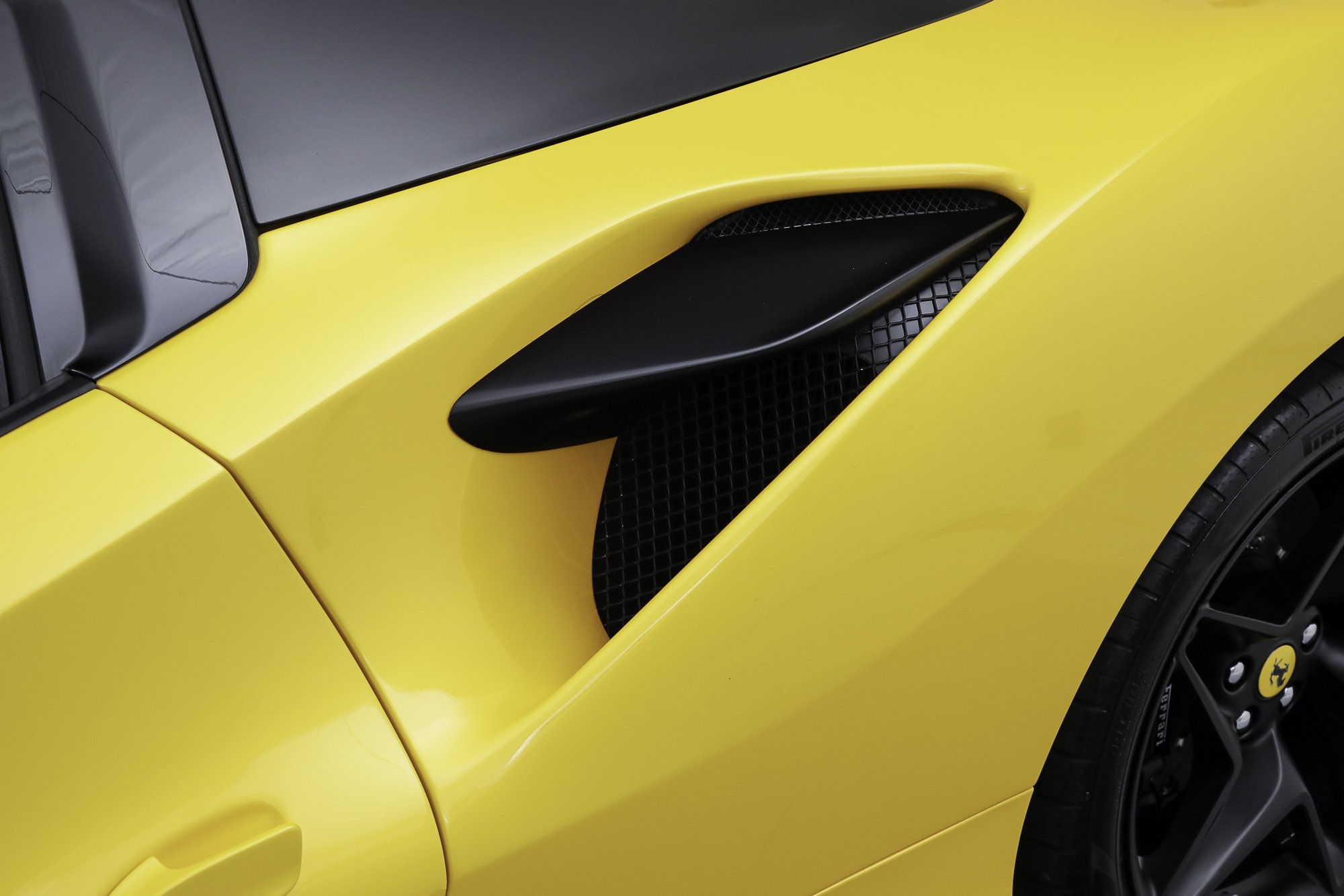 Used 2022 Yellow Ferrari  image 19