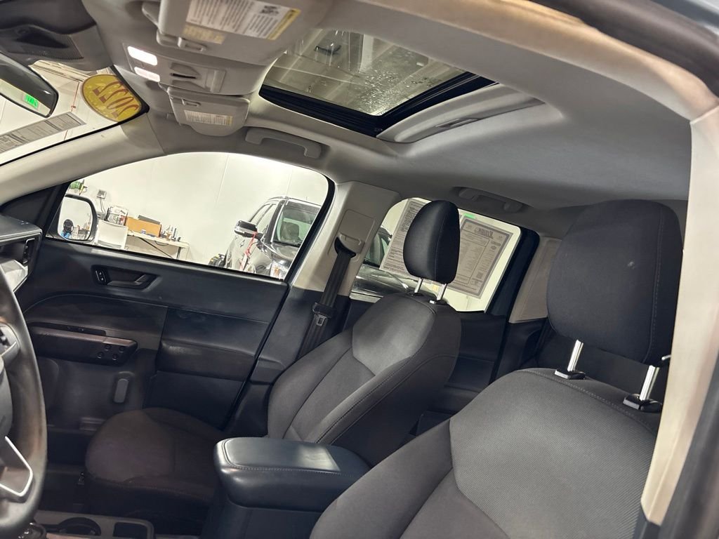 Used 2022  Ford XL image 25