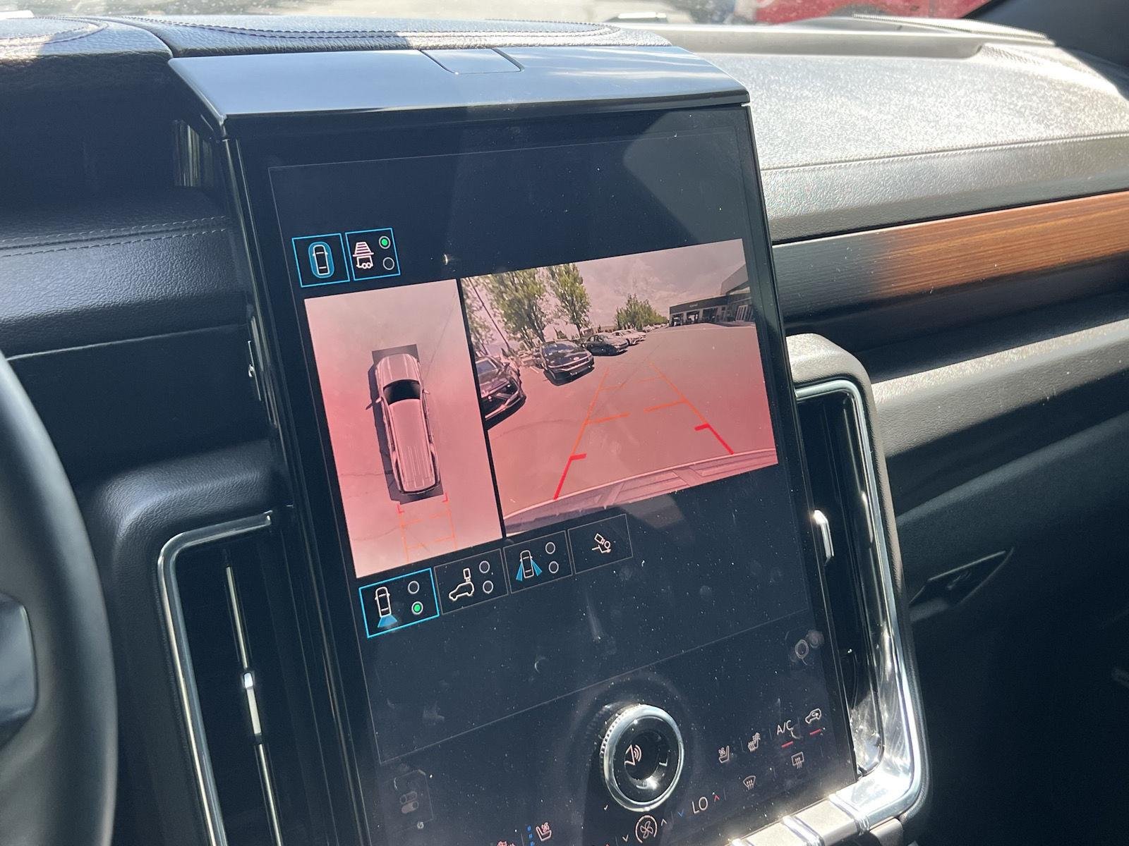 2025 GMC Yukon XL Denali - Photo 37