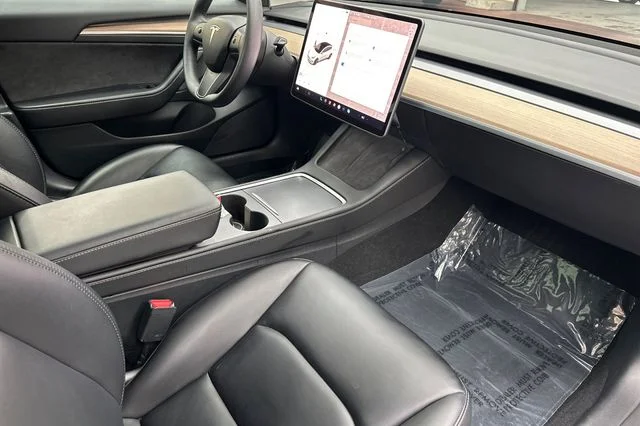 Used 2023  Tesla Base image 20