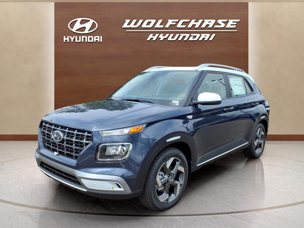 2026 Hyundai Venue SEL w/ 2-Tone Roof IVT's photo
