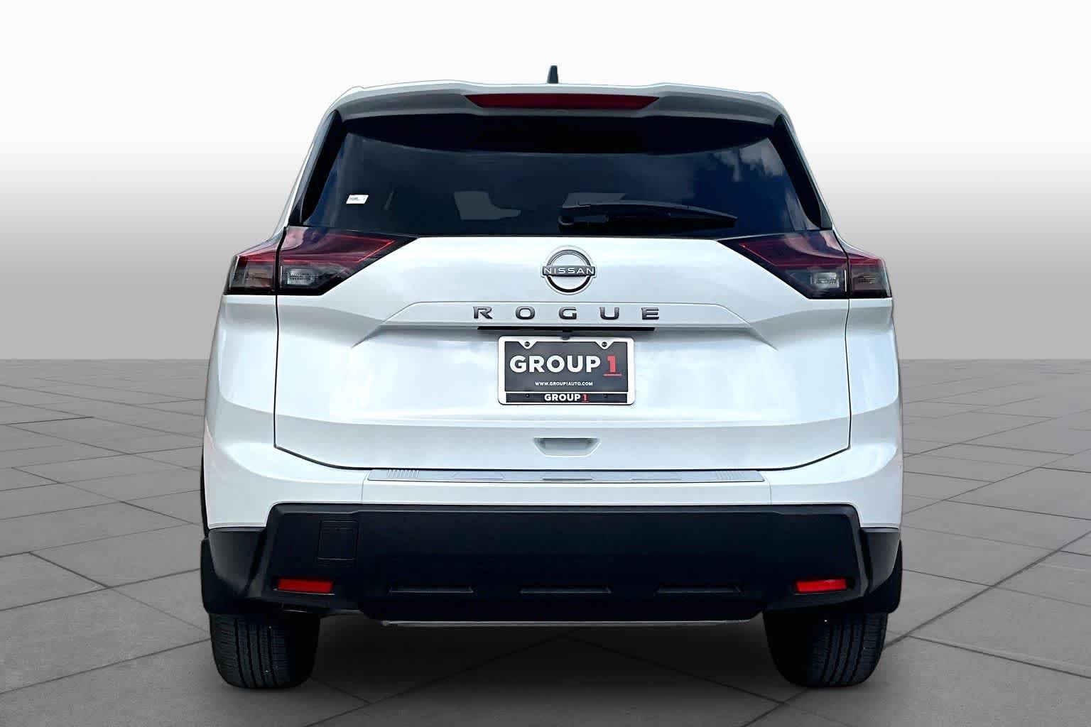 New 2026 Everest White Pearl TriCoat Nissan SV image 4