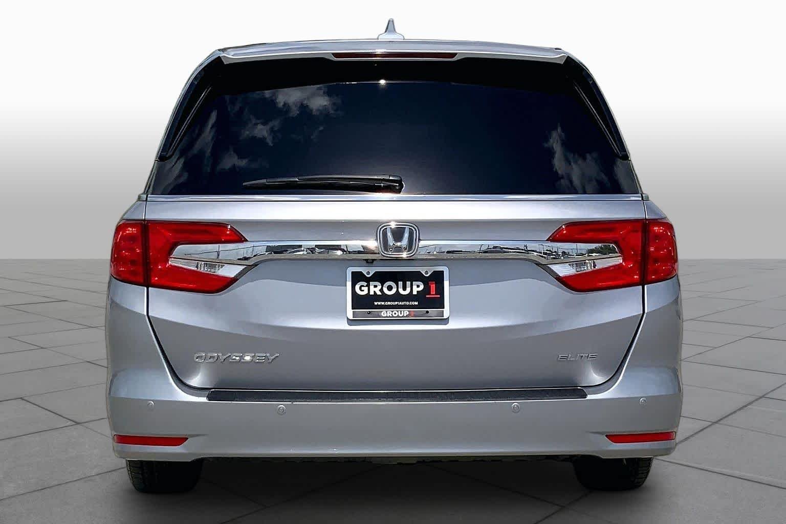 Used 2020 Lunar Silver Metallic Honda Elite image 5
