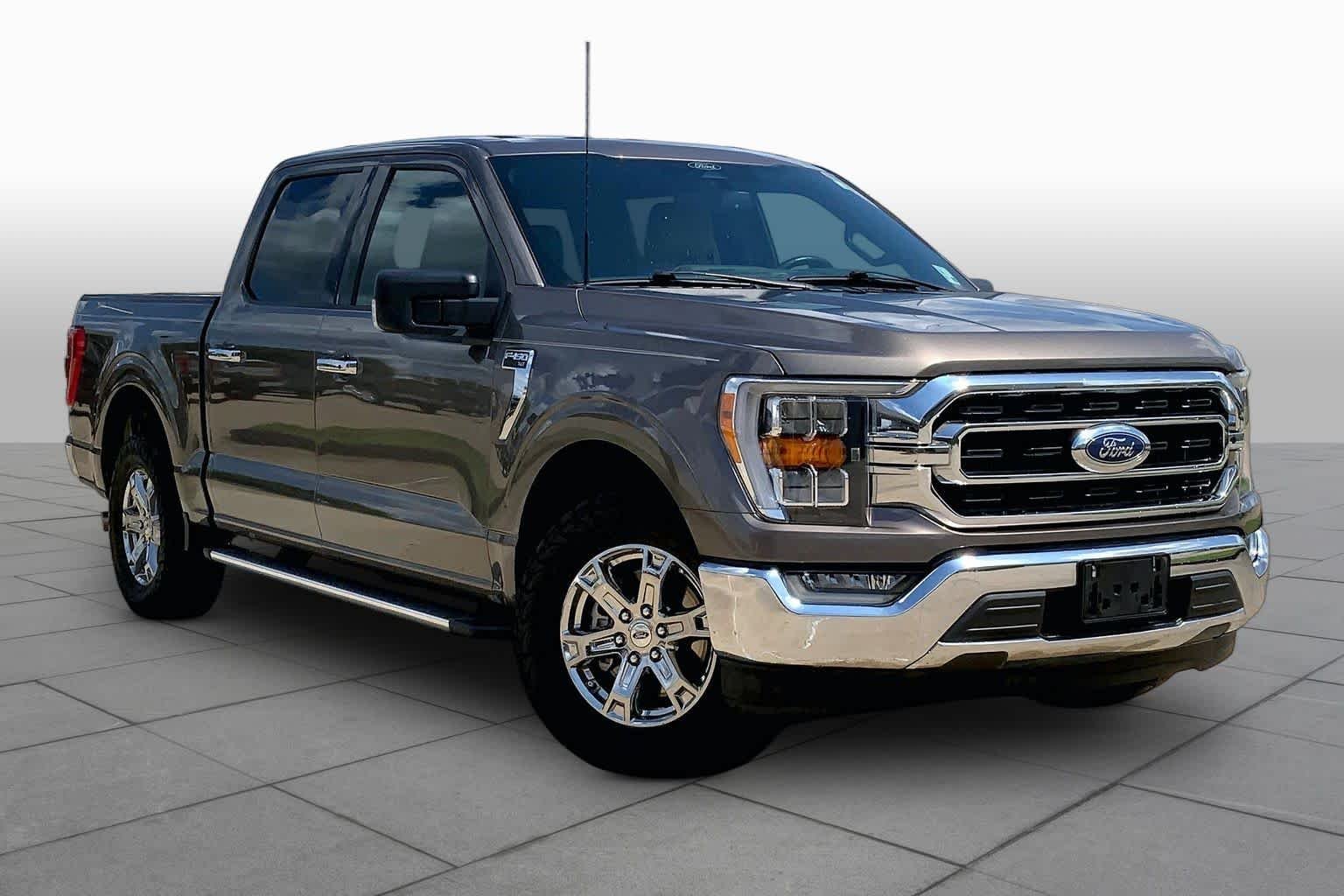 Certified Used 2022 Gray Ford XLT image 3