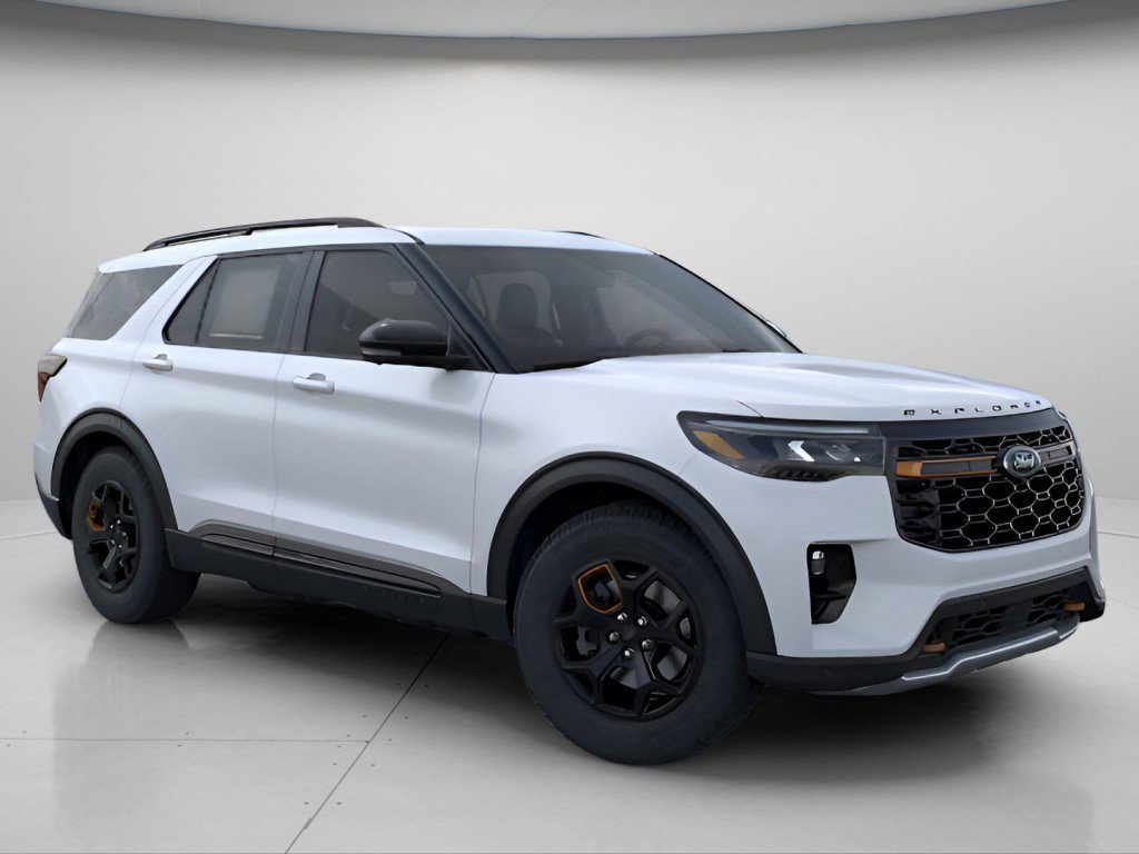 New 2026 Space White Metallic Ford Tremor image 8
