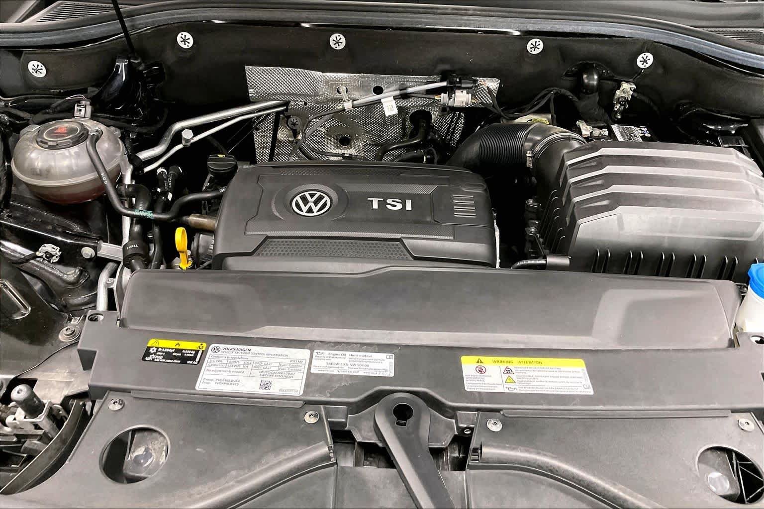 Used 2023 Deep Black Pearl Volkswagen 2.0T SE w/Technology image 31