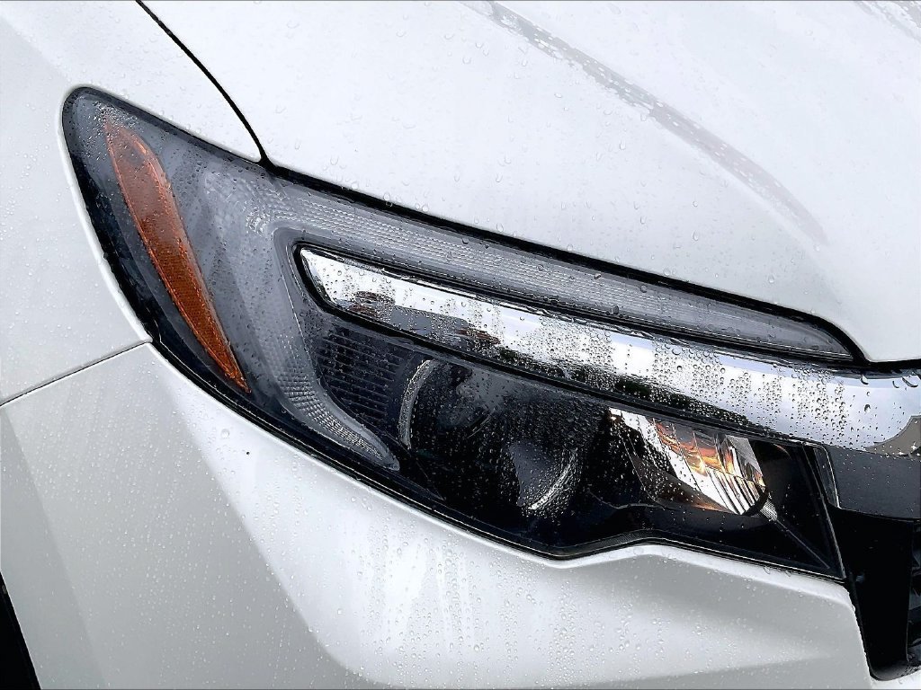 Used 2018 White Honda RTL image 33