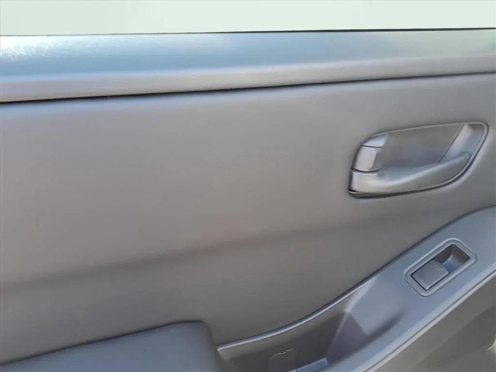 New 2026 Glacier White Nissan Crew Cab SV image 9