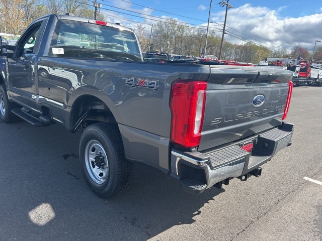 New 2026 Gray Ford XL image 5