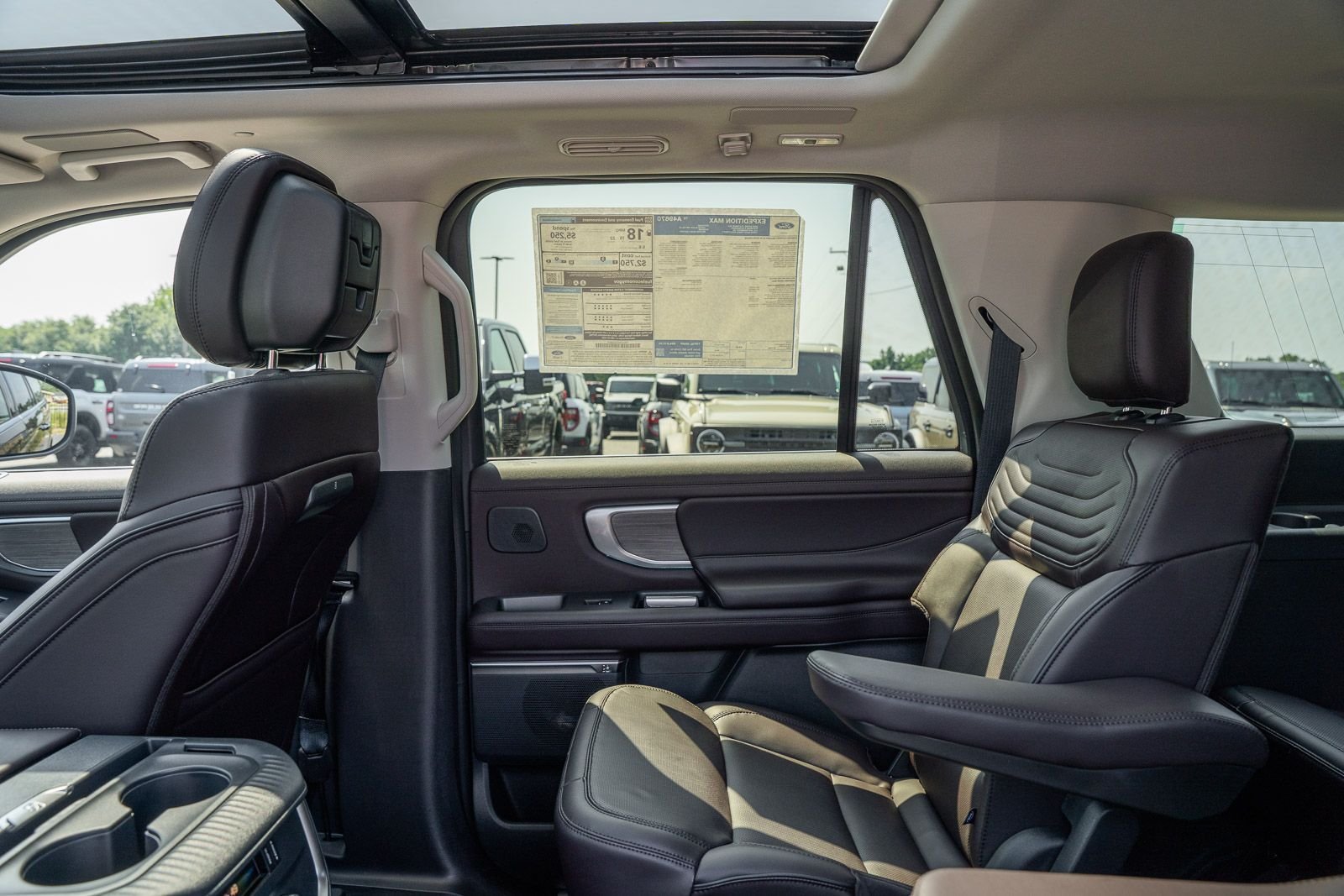 New 2026 Agate Black Metallic Ford MAX Platinum® image 18