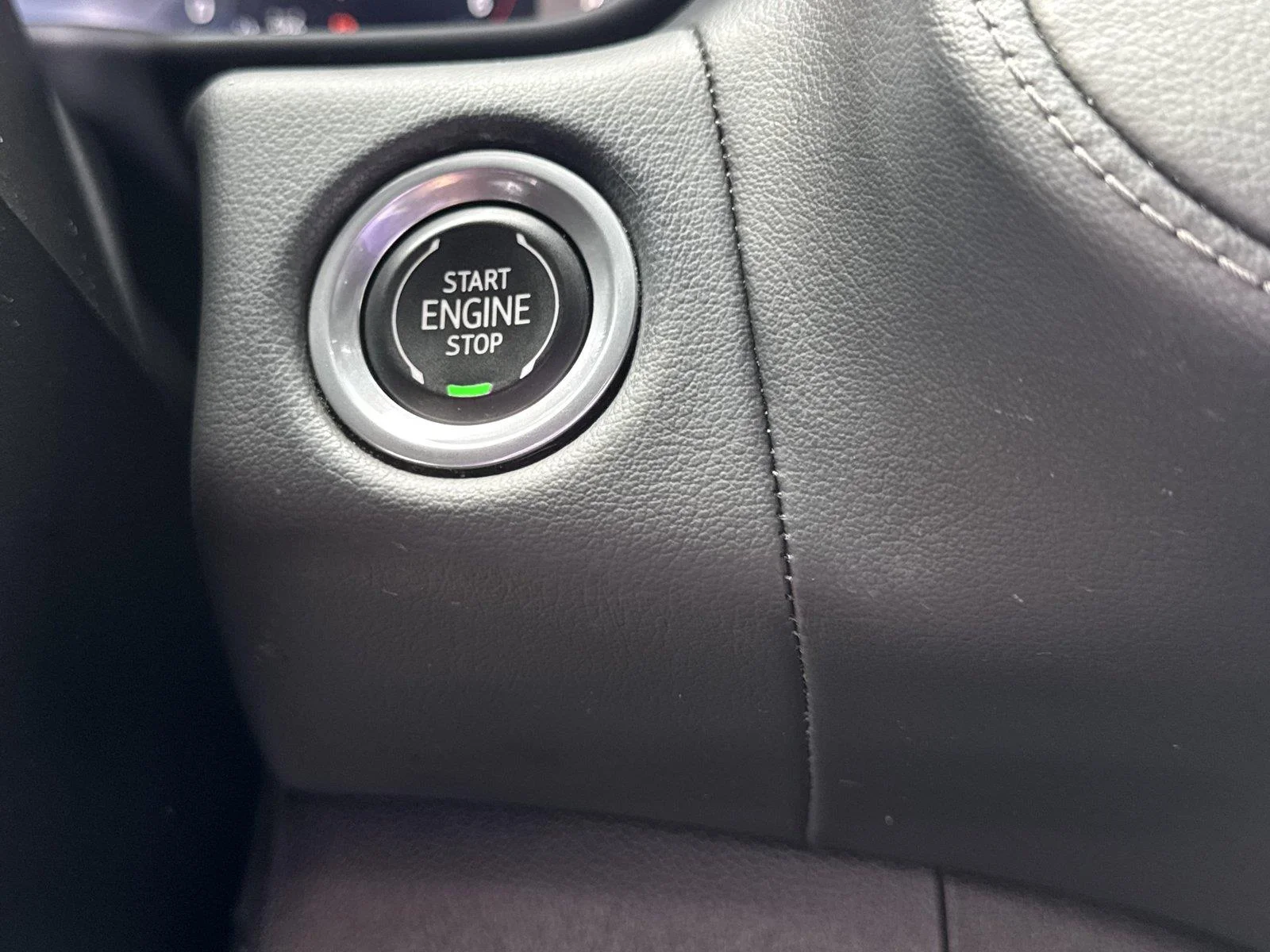 Used 2022 SUMMIT WHITE Chevrolet Z71 image 21